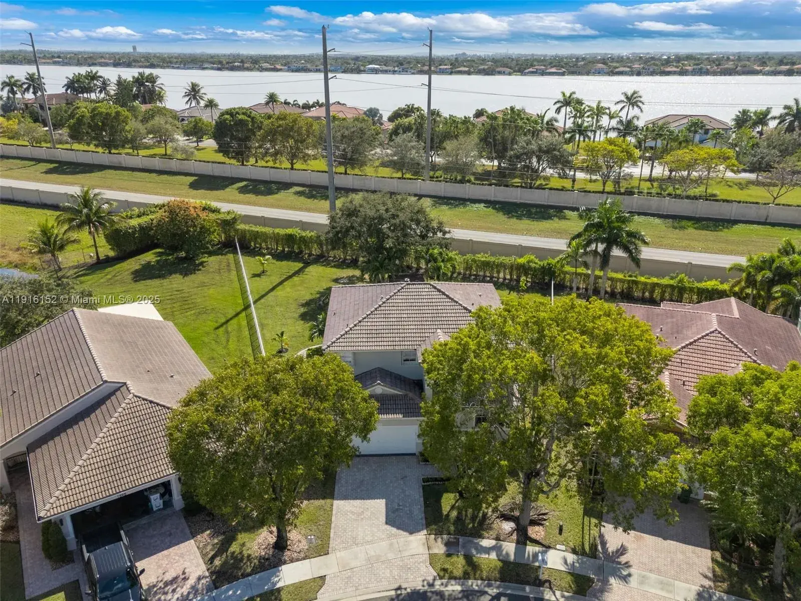 19310 SW 16th St, Pembroke Pines FL 33029