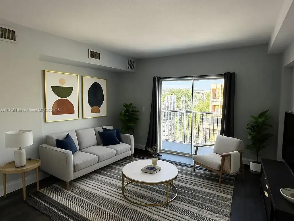 134 SW 7th Ave # 402, Miami FL 33130 photo 4