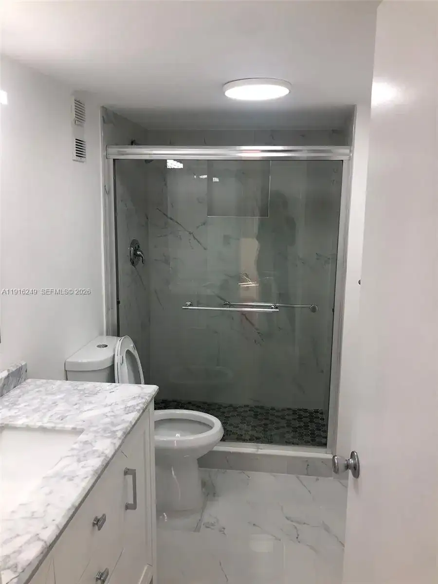 1200 NE Miami Gardens Dr # 820W, Miami FL 33179 photo 2