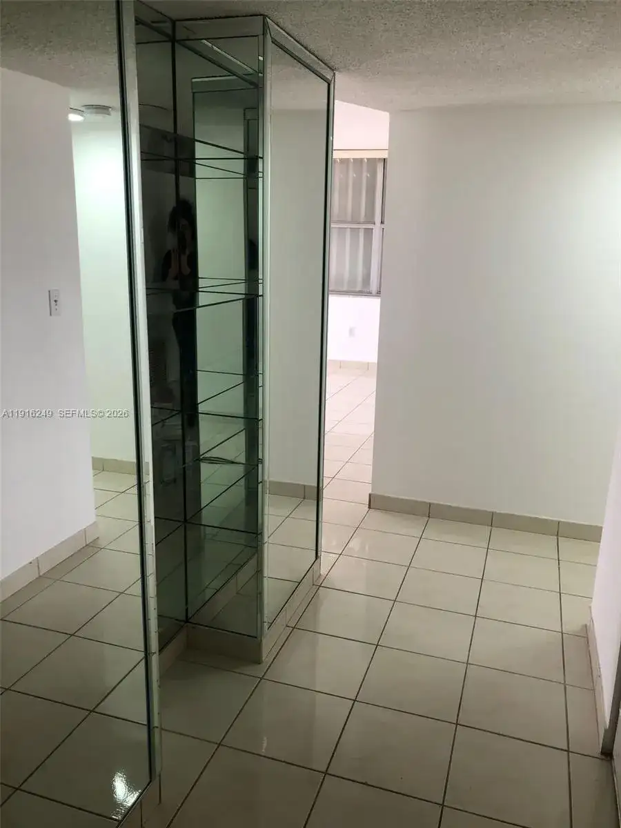1200 NE Miami Gardens Dr # 820W, Miami FL 33179 photo 4