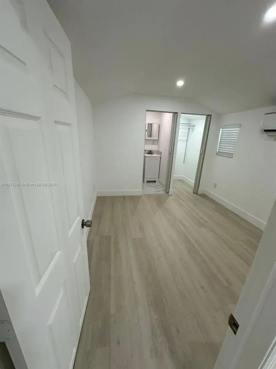 141 NE 14th St # 1, Homestead FL 33030 photo 3