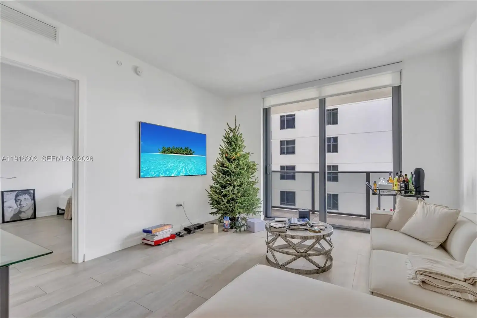 55 SW 9th St # 2610, Miami FL 33130 photo 4