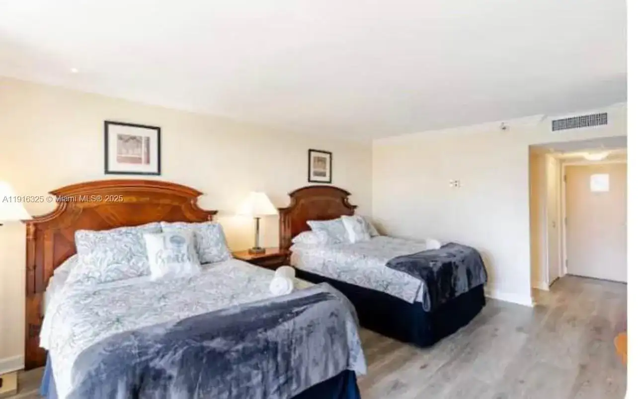 19201 Collins Ave # 733, Sunny Isles Beach FL 33160 photo 2