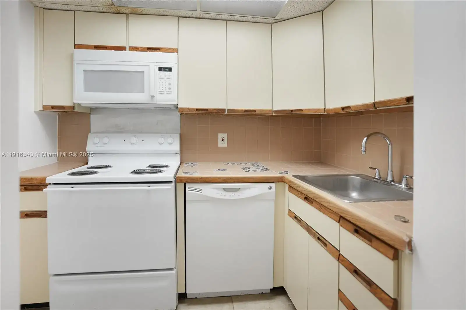 800 West Ave # 924, Miami Beach FL 33139 photo 4