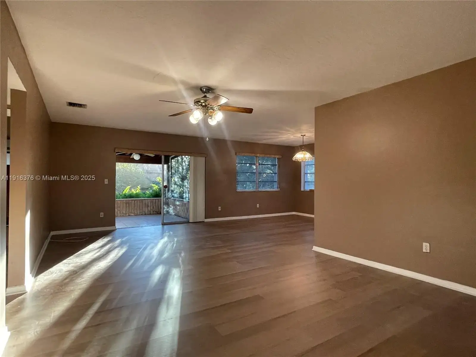 19700 Whispering Pines Rd, Cutler Bay FL 33157 photo 4