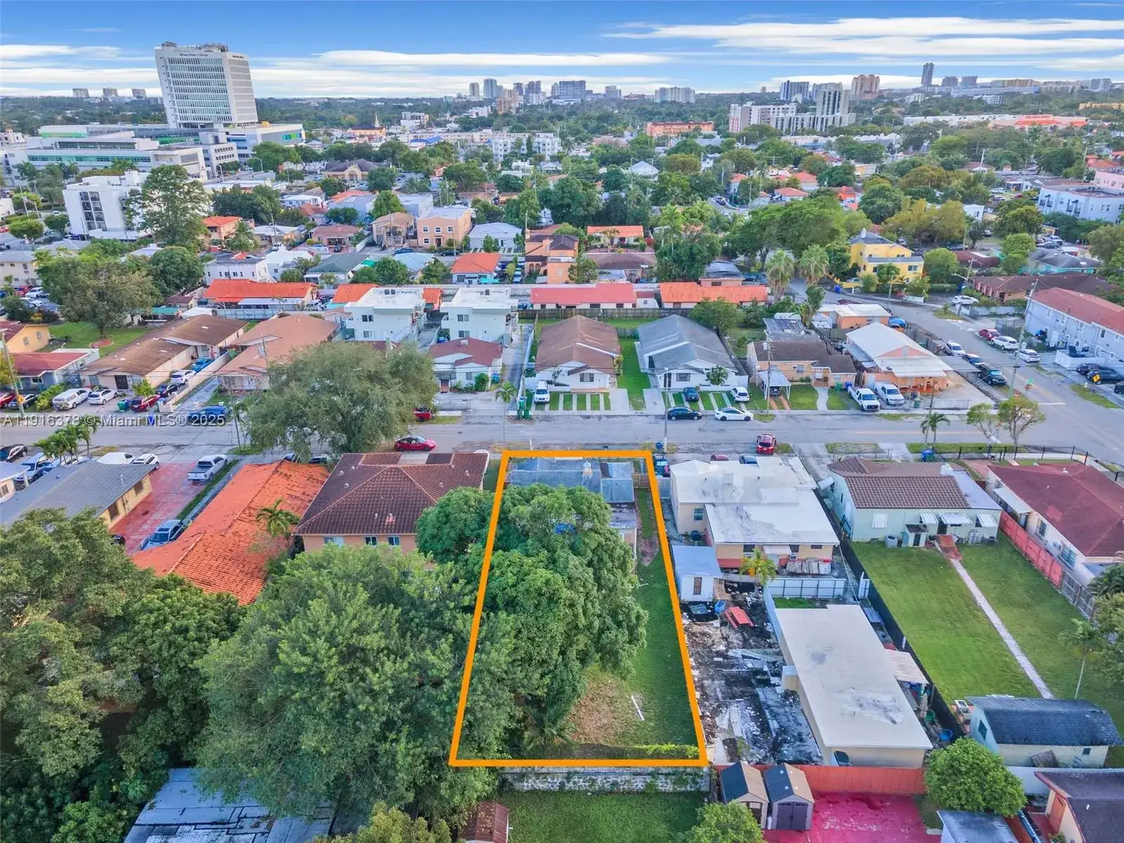 2811 SW 3rd St, Miami FL 33135 photo 3