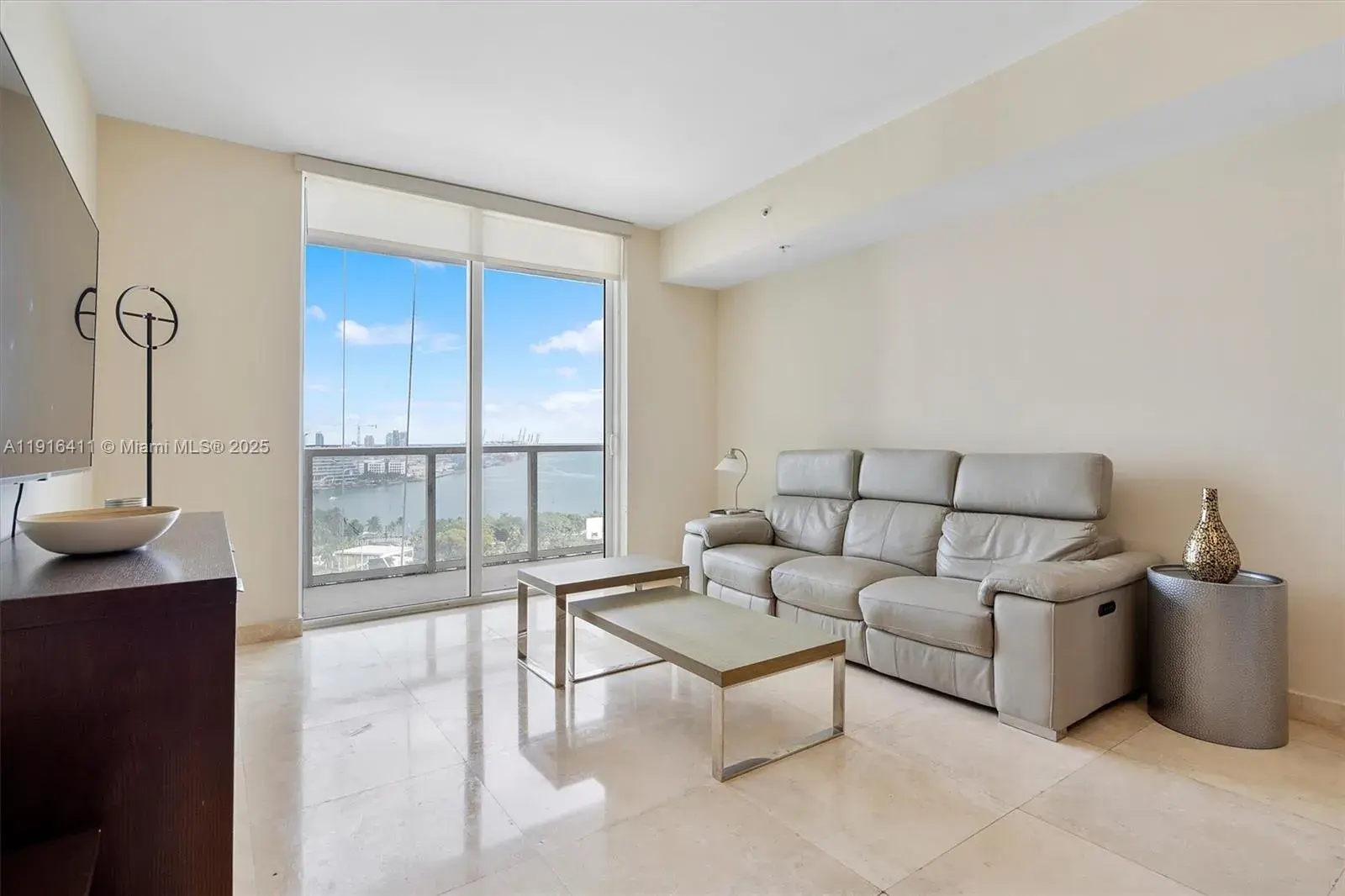 253 NE 2nd St # 1803, Miami FL 33132