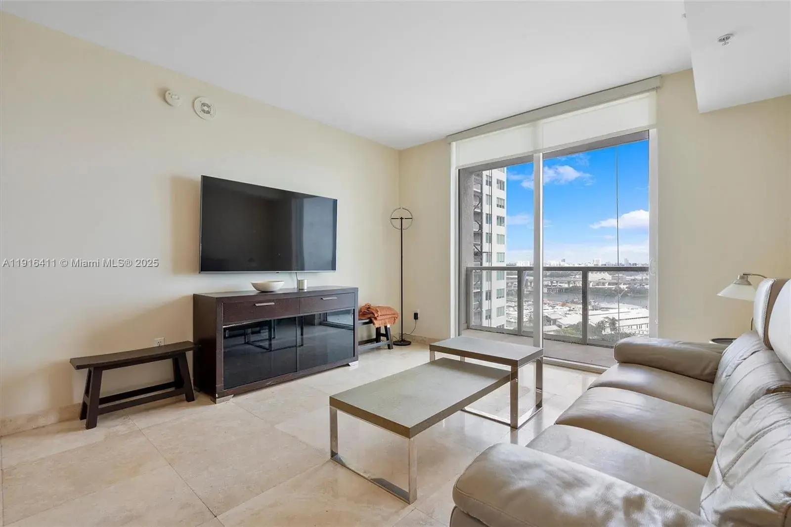 253 NE 2nd St # 1803, Miami FL 33132