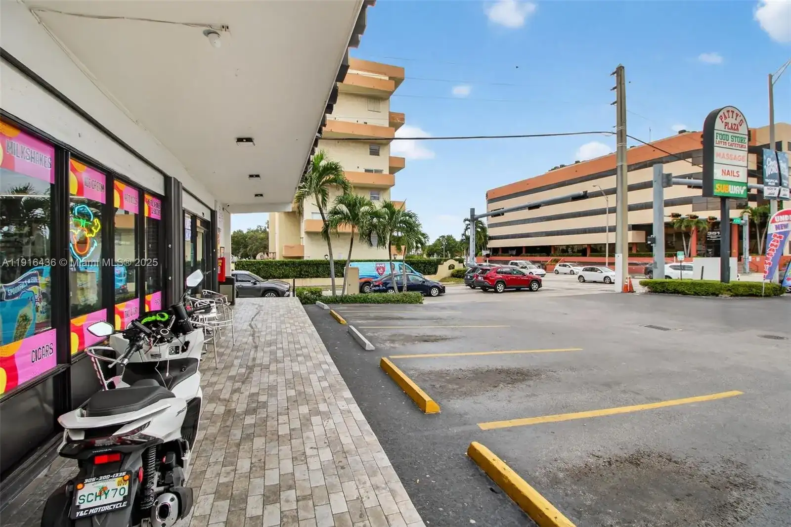 Convenience S/Smoke Shop Store & Smoke Shop For Sale, Miami FL 33126 photo 4