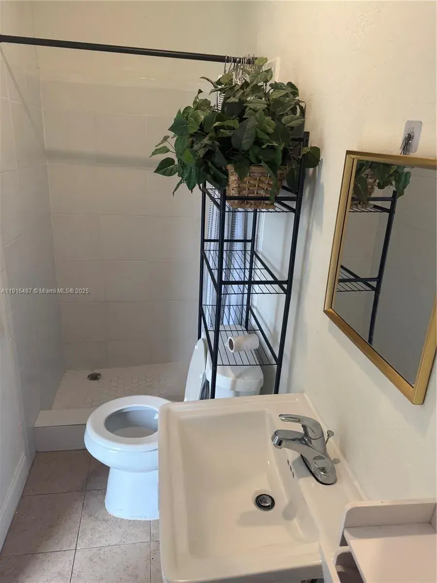 2870 NW 19th St, Fort Lauderdale FL 33311