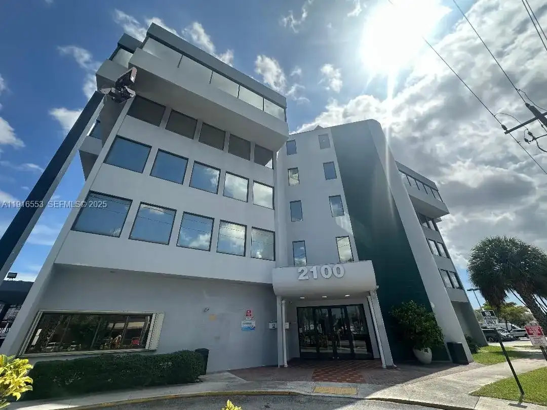 2100 W 76th St # 203, Hialeah FL 33016