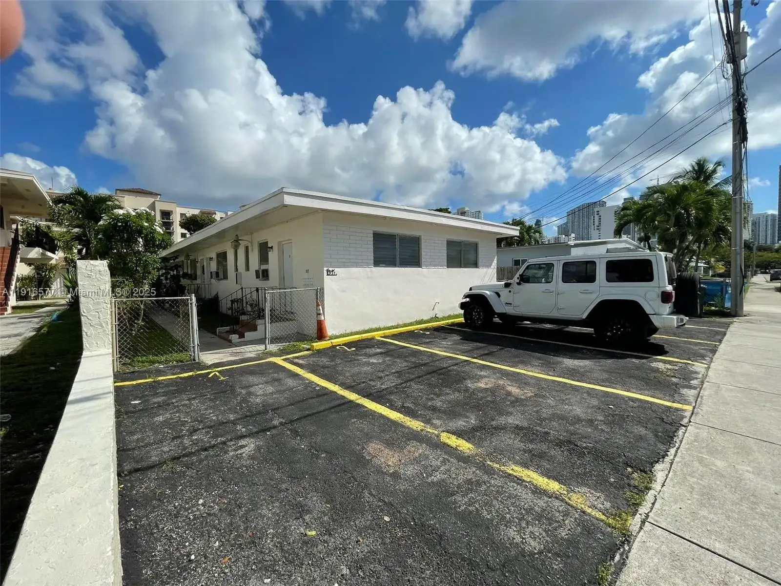 527 SW 10th St # 3, Miami FL 33130 photo 4