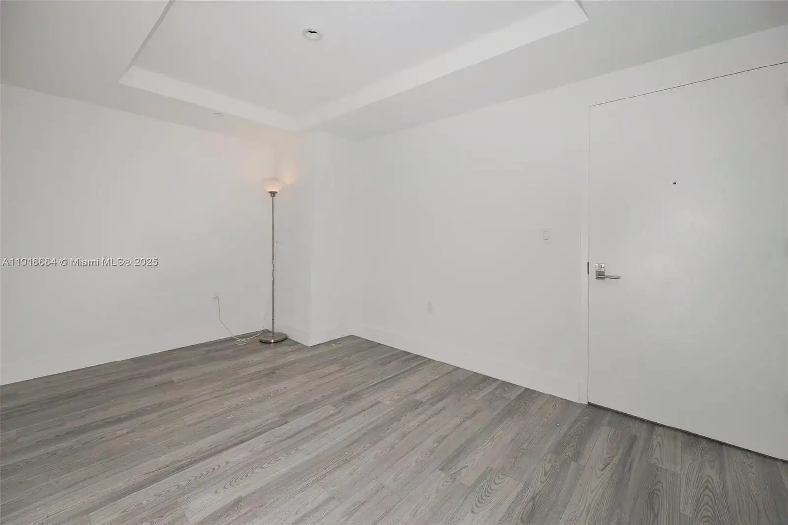 45 SW 9th St # 1504, Miami FL 33130 photo 4