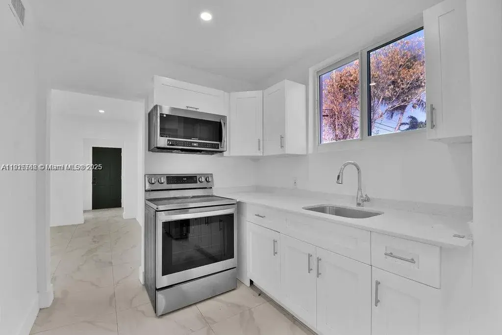3025 NW 8th Ave # 2, Miami FL 33127