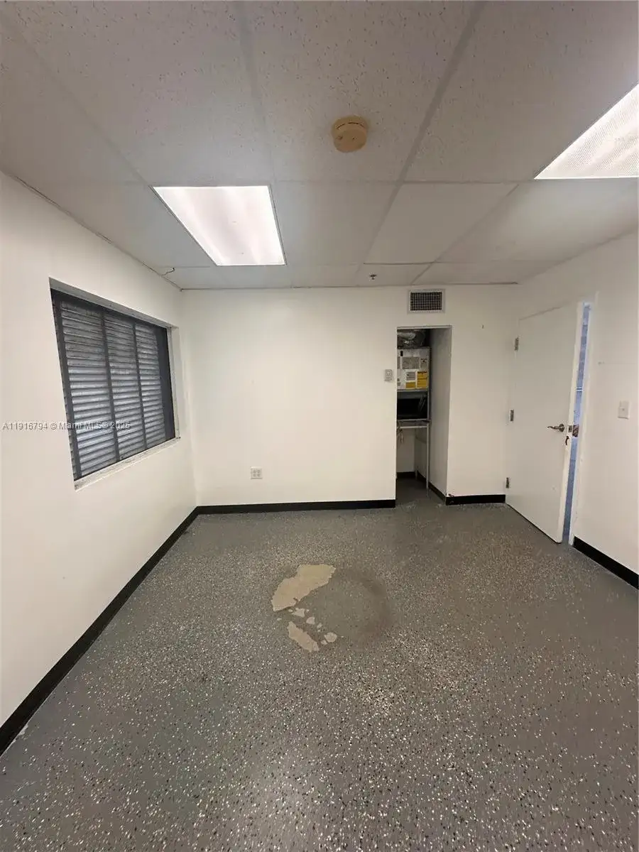 20200 NW 2nd Ave # C2, Miami Gardens FL 33169 photo 2