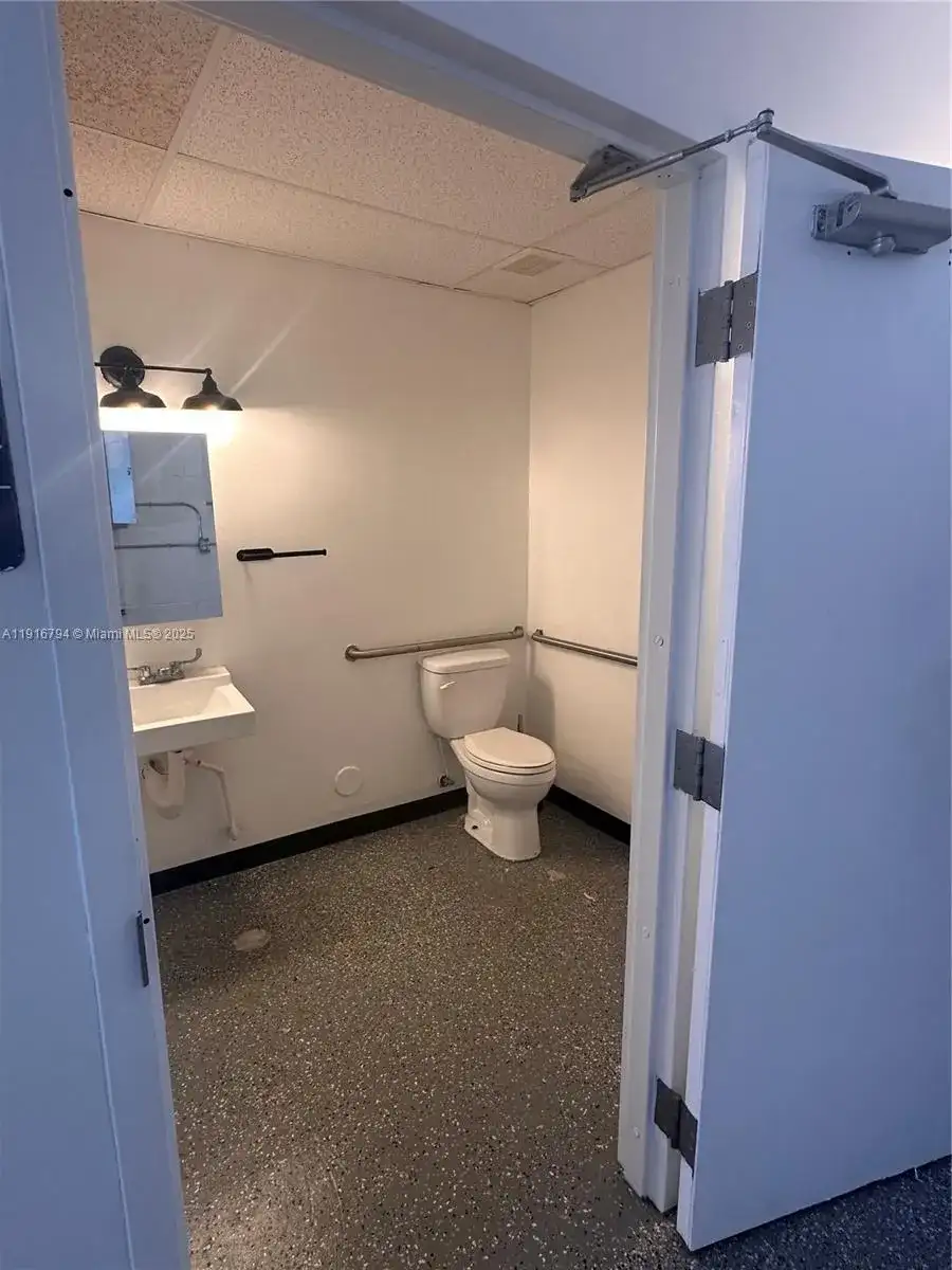 20200 NW 2nd Ave # C2, Miami Gardens FL 33169 photo 4