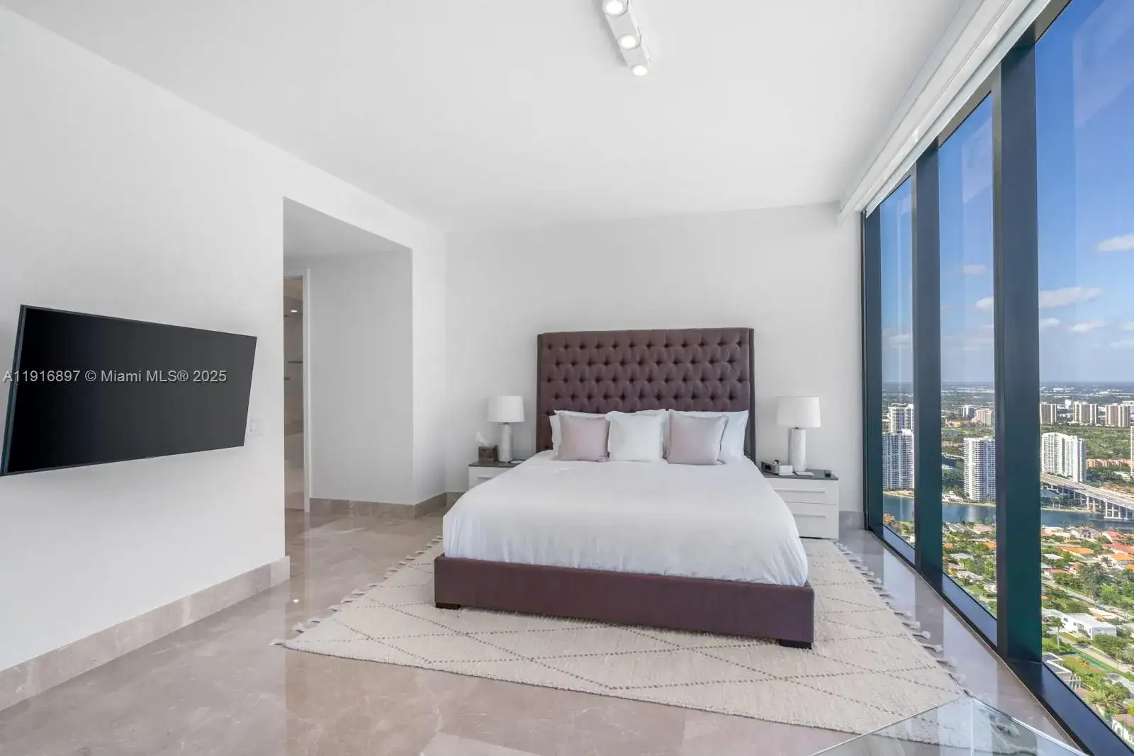 18555 Collins Ave # 5105, Sunny Isles Beach FL 33160 photo 3