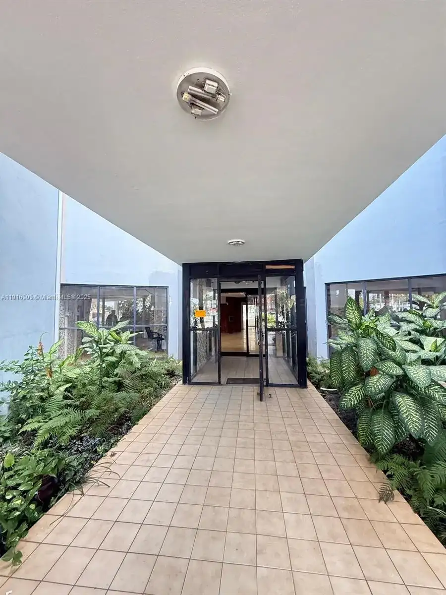 2025 NE 164th St # 605, North Miami Beach FL 33162 photo 2