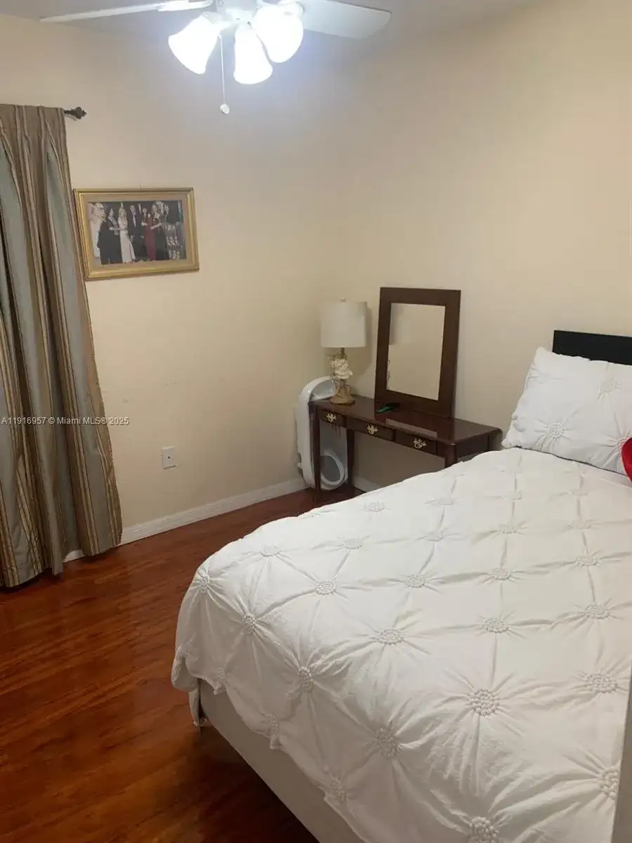 462 SE 23rd Dr, Homestead FL 33033 photo 4