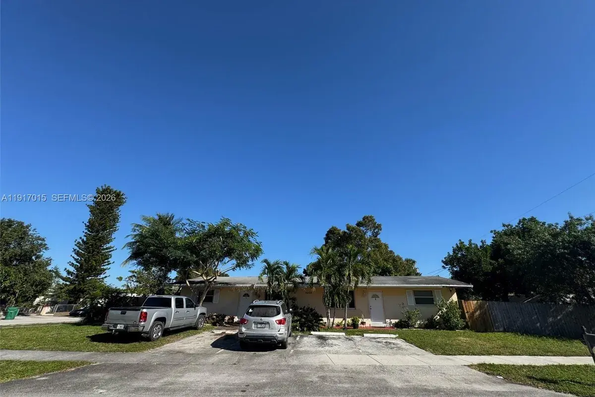 2200 SW 42nd Ave, Fort Lauderdale FL 33317