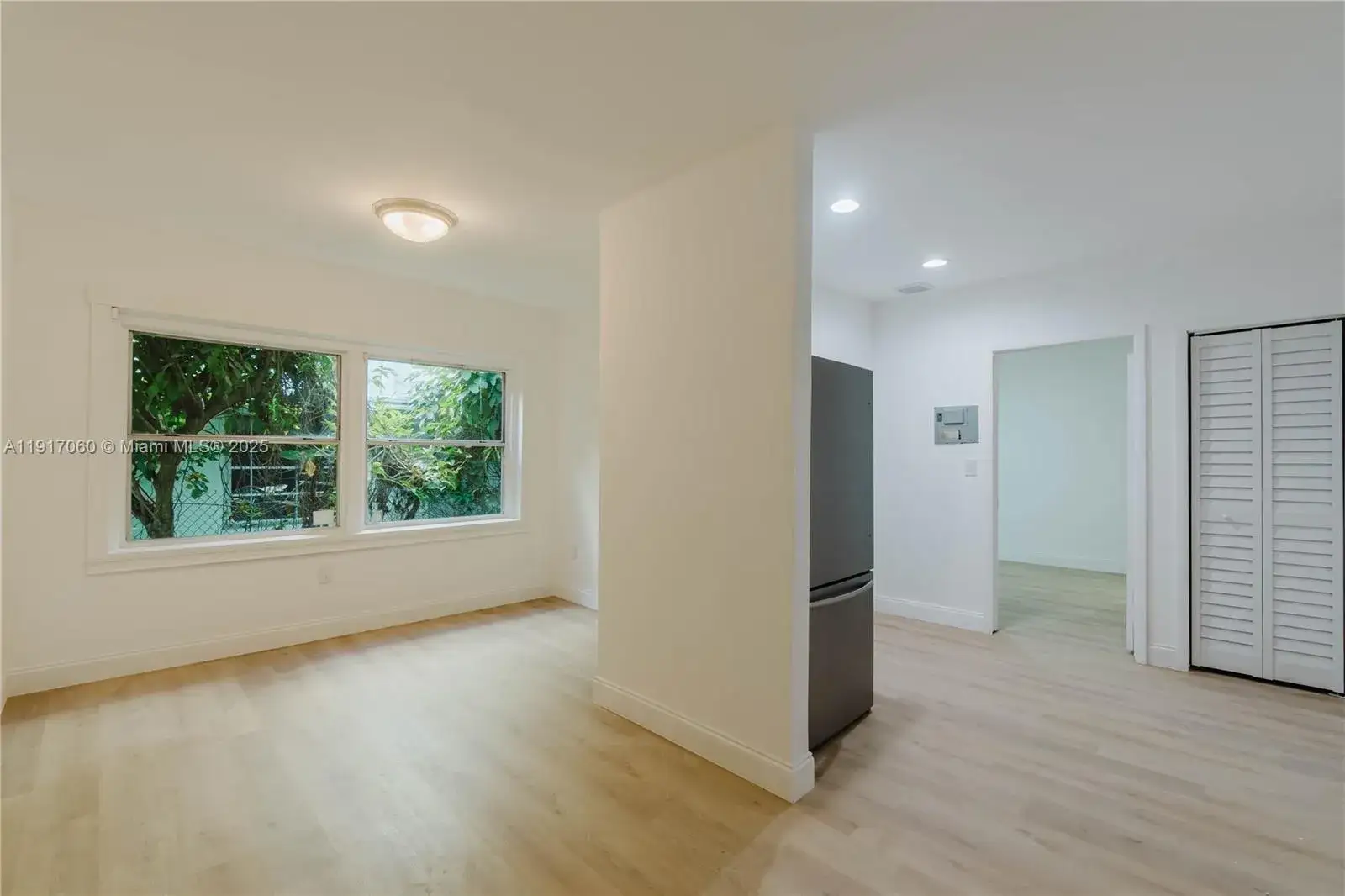 1 bedroom 1 bath Residential for sale at 1555 Pennsylvania Ave # 108, Miami Beach FL 33139