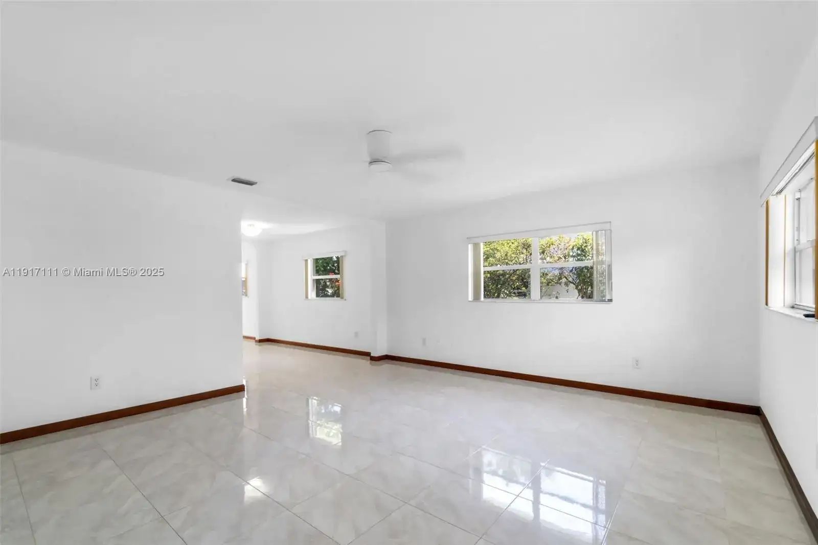 9085 SW 157th St, Palmetto Bay FL 33157 photo 4