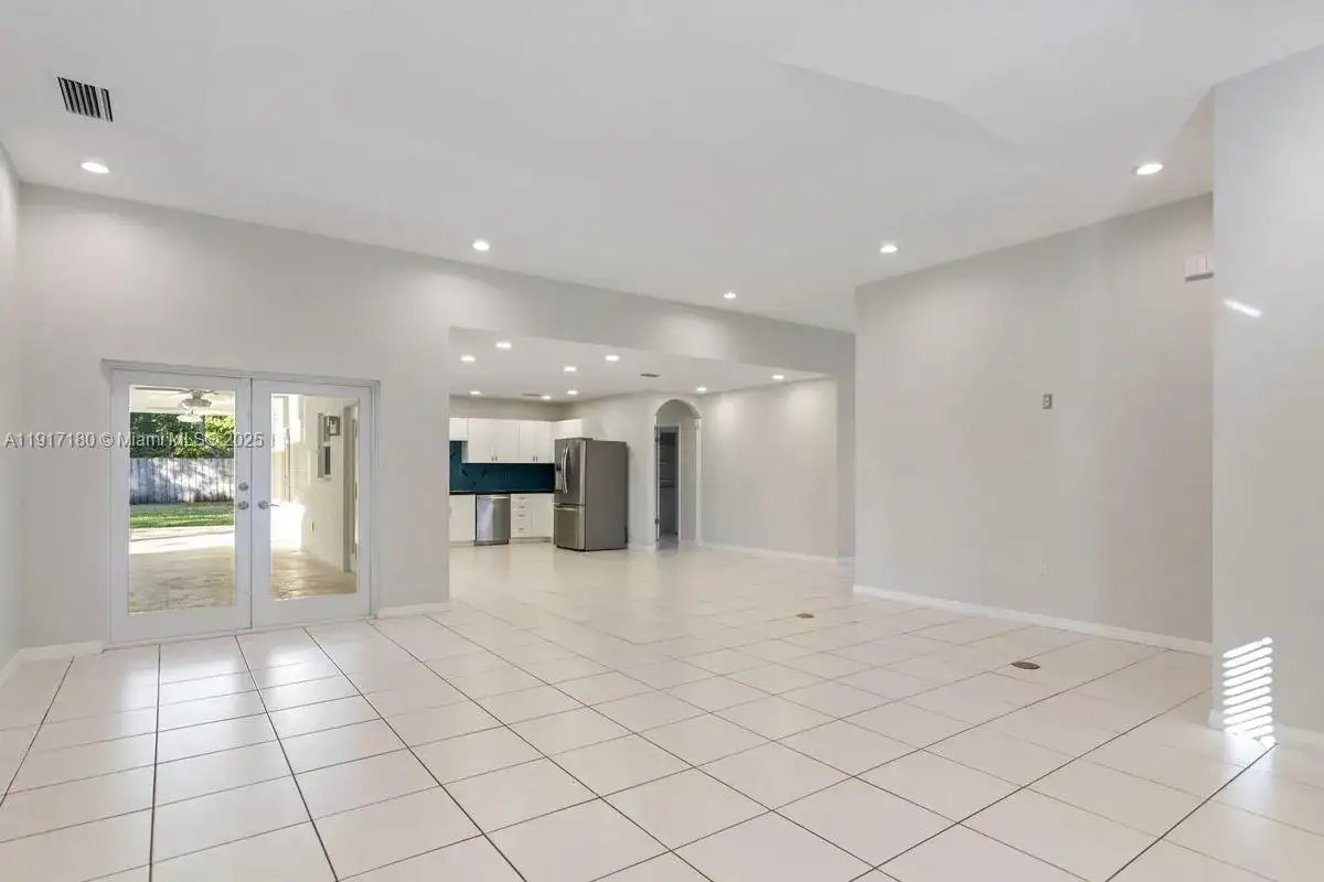 8365 SW 131st St, Pinecrest FL 33156 photo 3