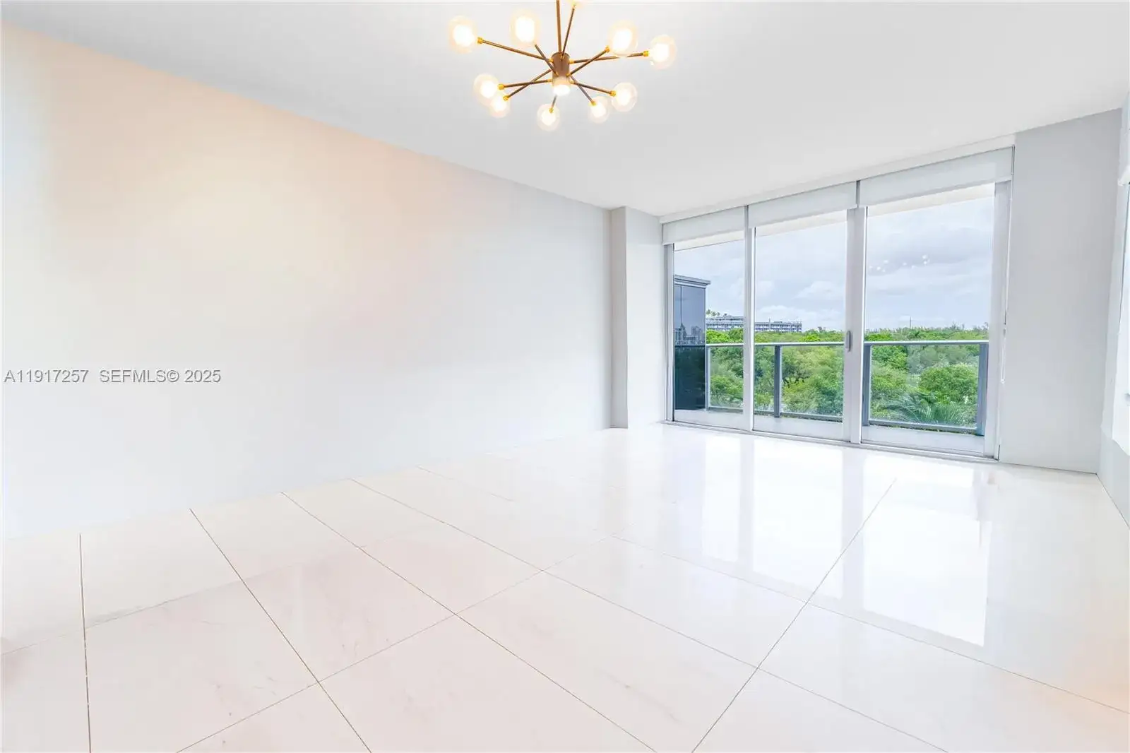 16385 Biscayne Blvd # 405, North Miami Beach FL 33160