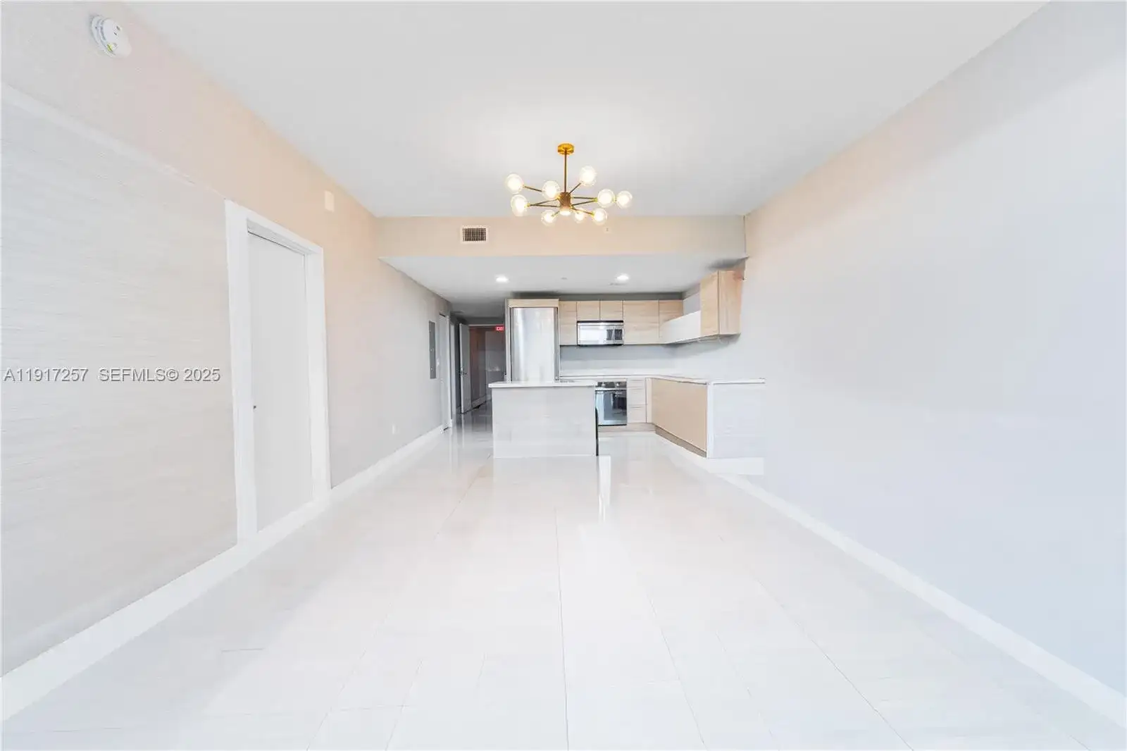 16385 Biscayne Blvd # 405, North Miami Beach FL 33160 photo 2