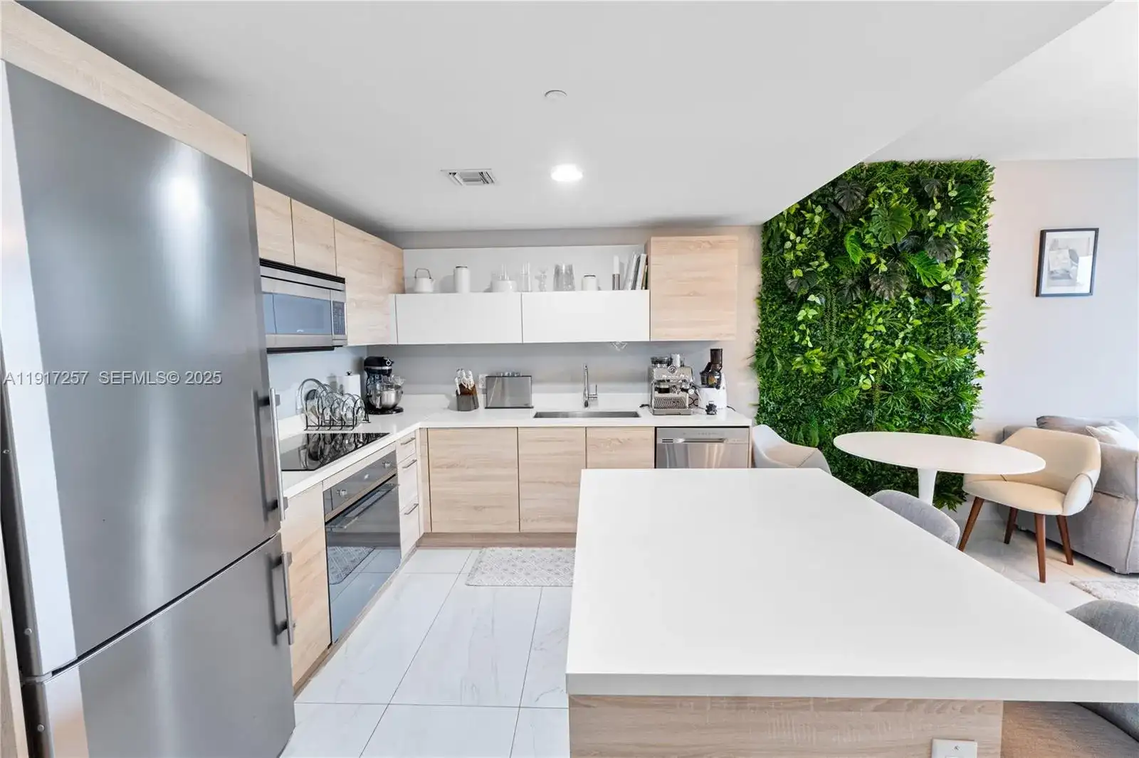 16385 Biscayne Blvd # 405, North Miami Beach FL 33160 photo 5