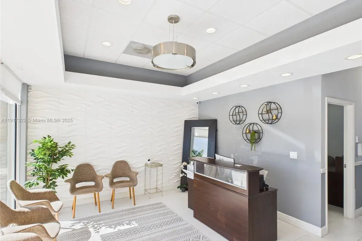 701 W Hallandale Beach Blvd # 104, Hallandale Beach FL 33009