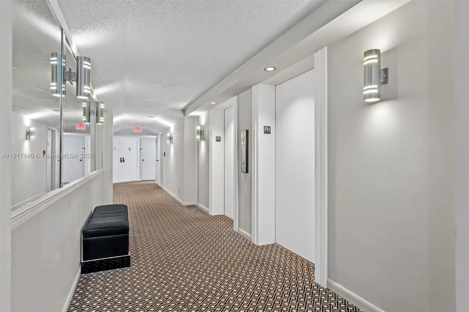 1900 Consulate Pl # 2205, West Palm Beach FL 33401