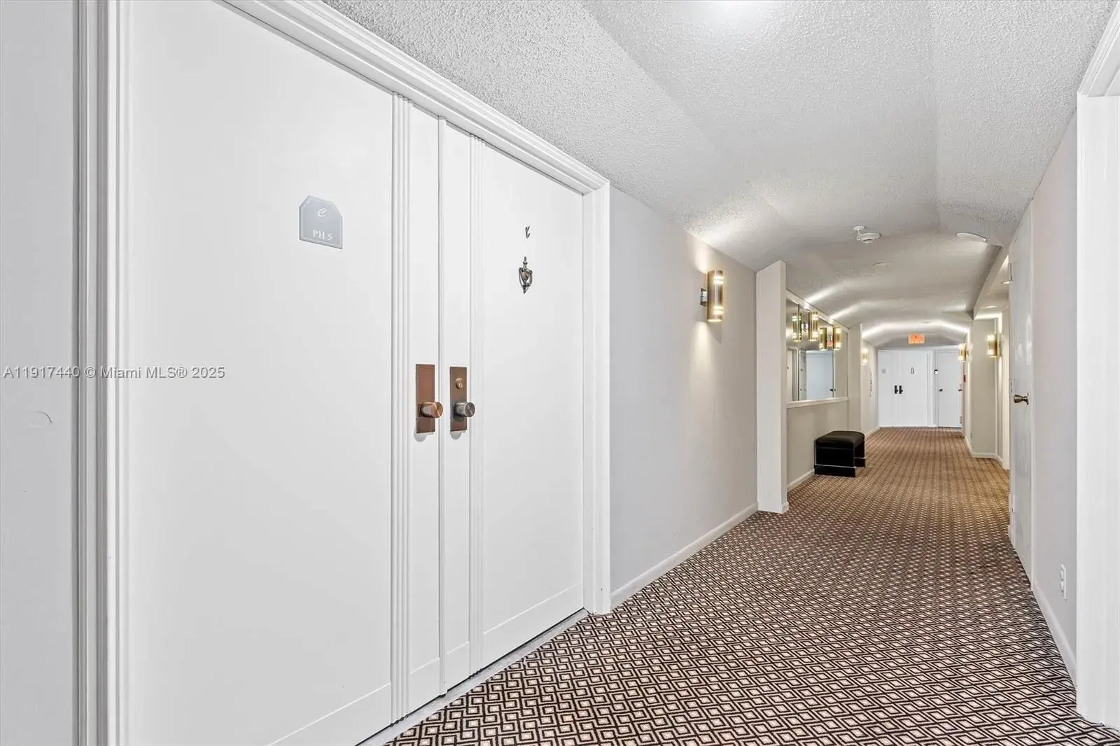 1900 Consulate Pl # 2205, West Palm Beach FL 33401