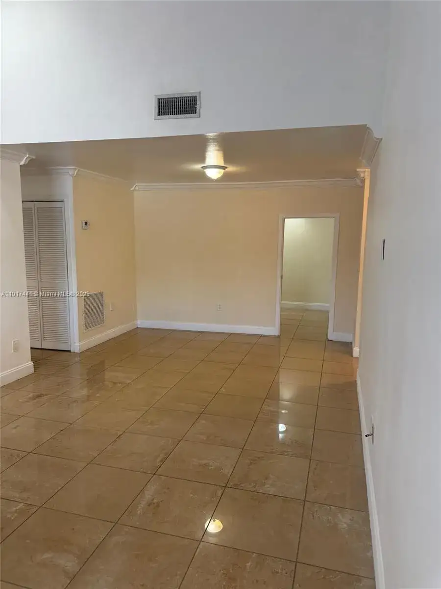 765 SW 101st Ct Cir, Miami FL 33174 photo 4