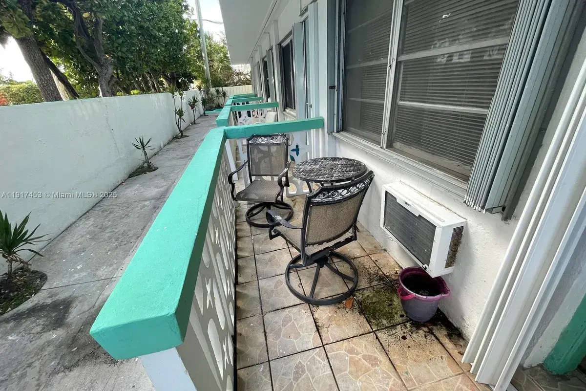 6490 Collins Ave # 5, Miami Beach FL 33141
