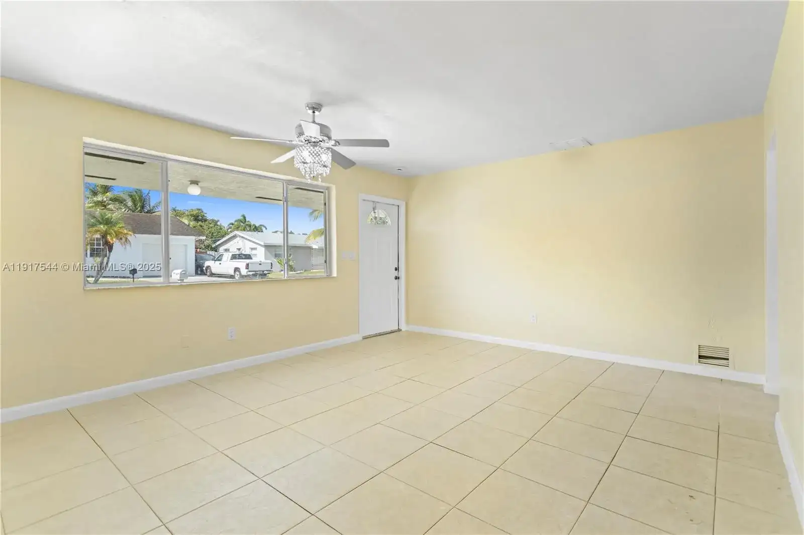 1831 SW 97th Ter, Miramar FL 33025 photo 3