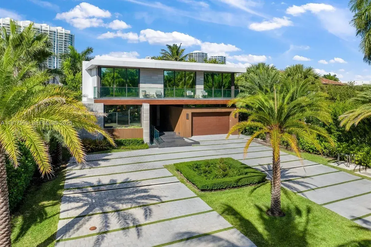 342 S Parkway, Golden Beach FL 33160