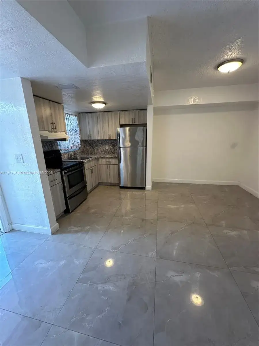 3901 NW 9th Ave # 11, Deerfield Beach FL 33064 photo 3