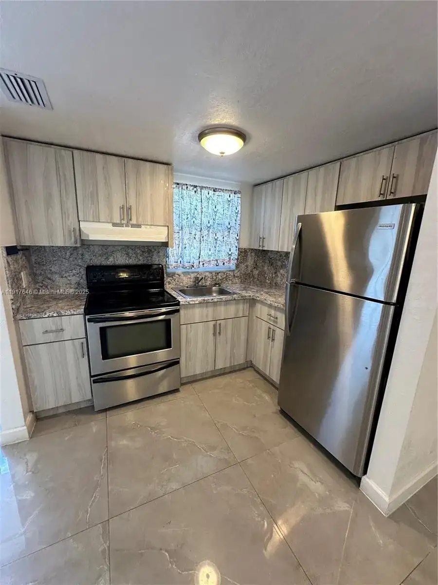 3901 NW 9th Ave # 11, Deerfield Beach FL 33064 photo 4