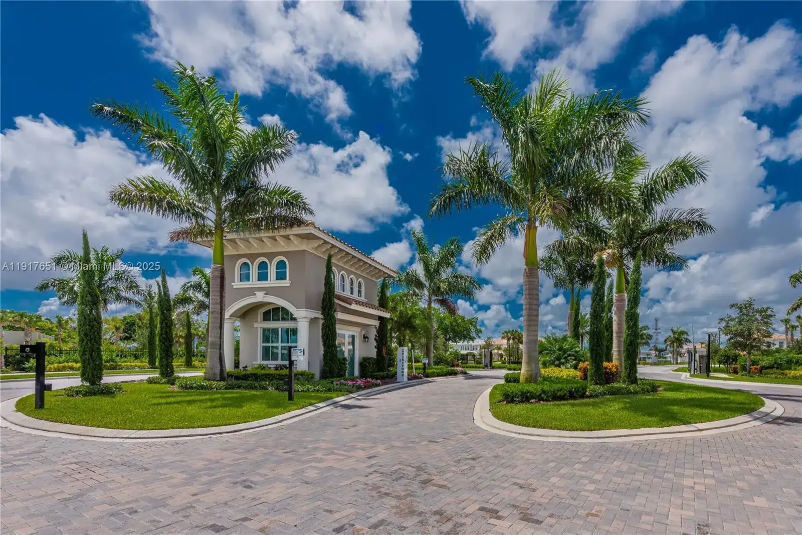 4974 Greenway Dr, Hollywood FL 33021 photo 2
