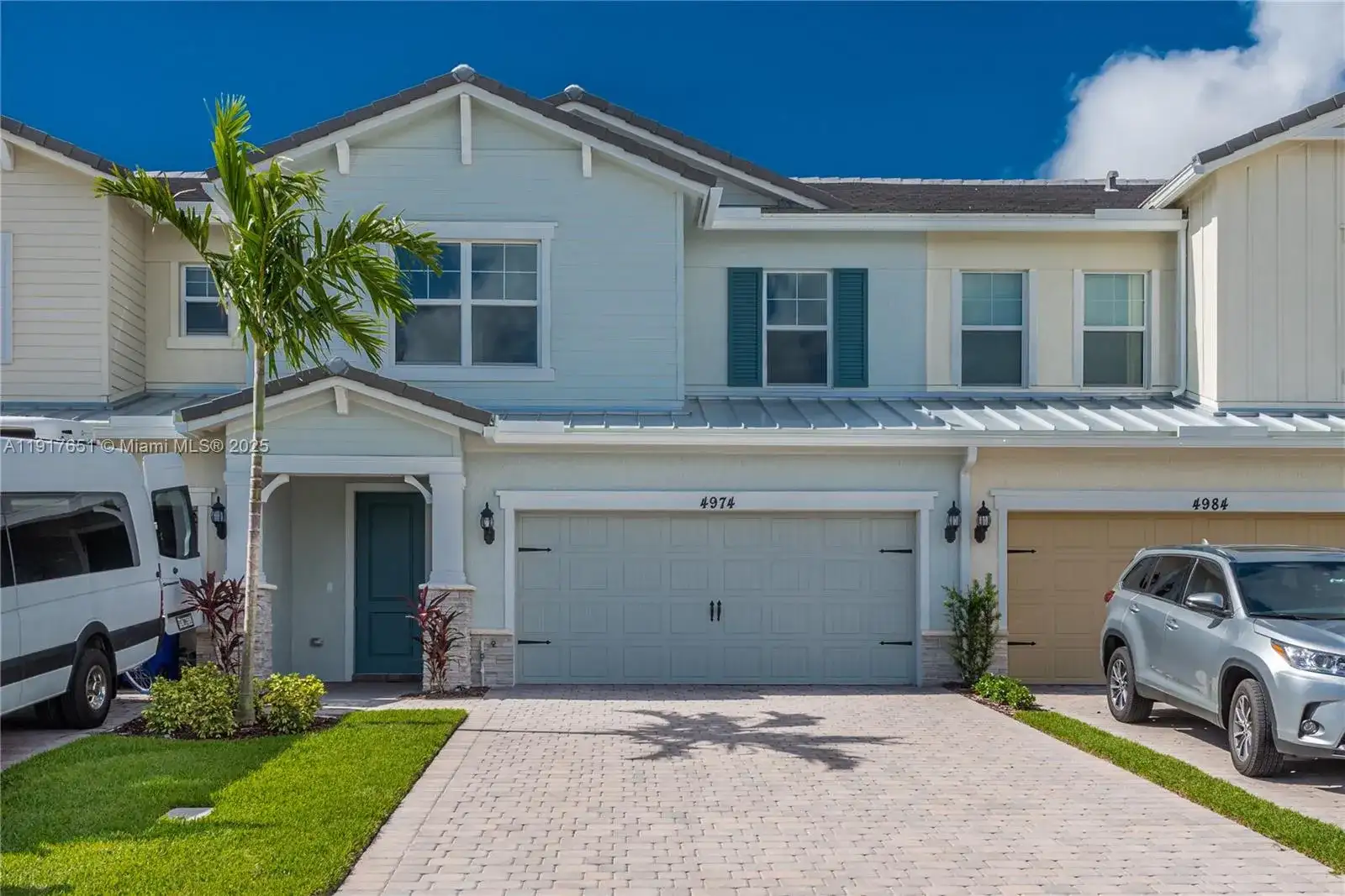 4974 Greenway Dr, Hollywood FL 33021 photo 3