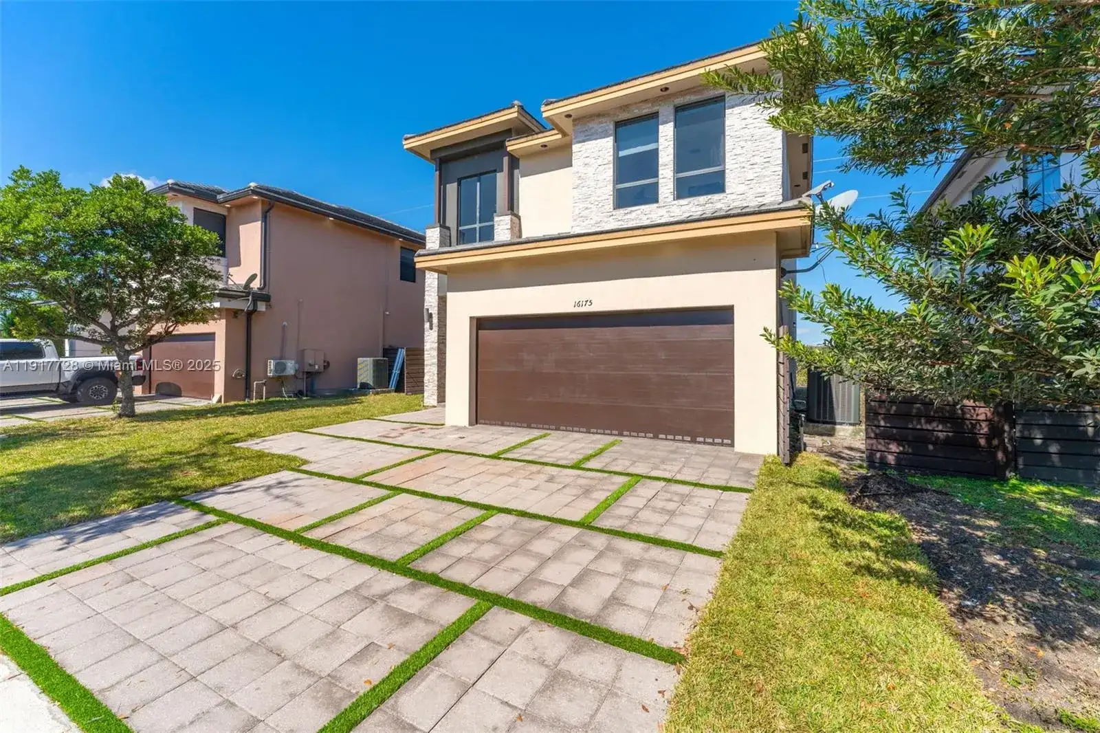 16175 SW 136th Ter, Miami FL 33196 photo 2