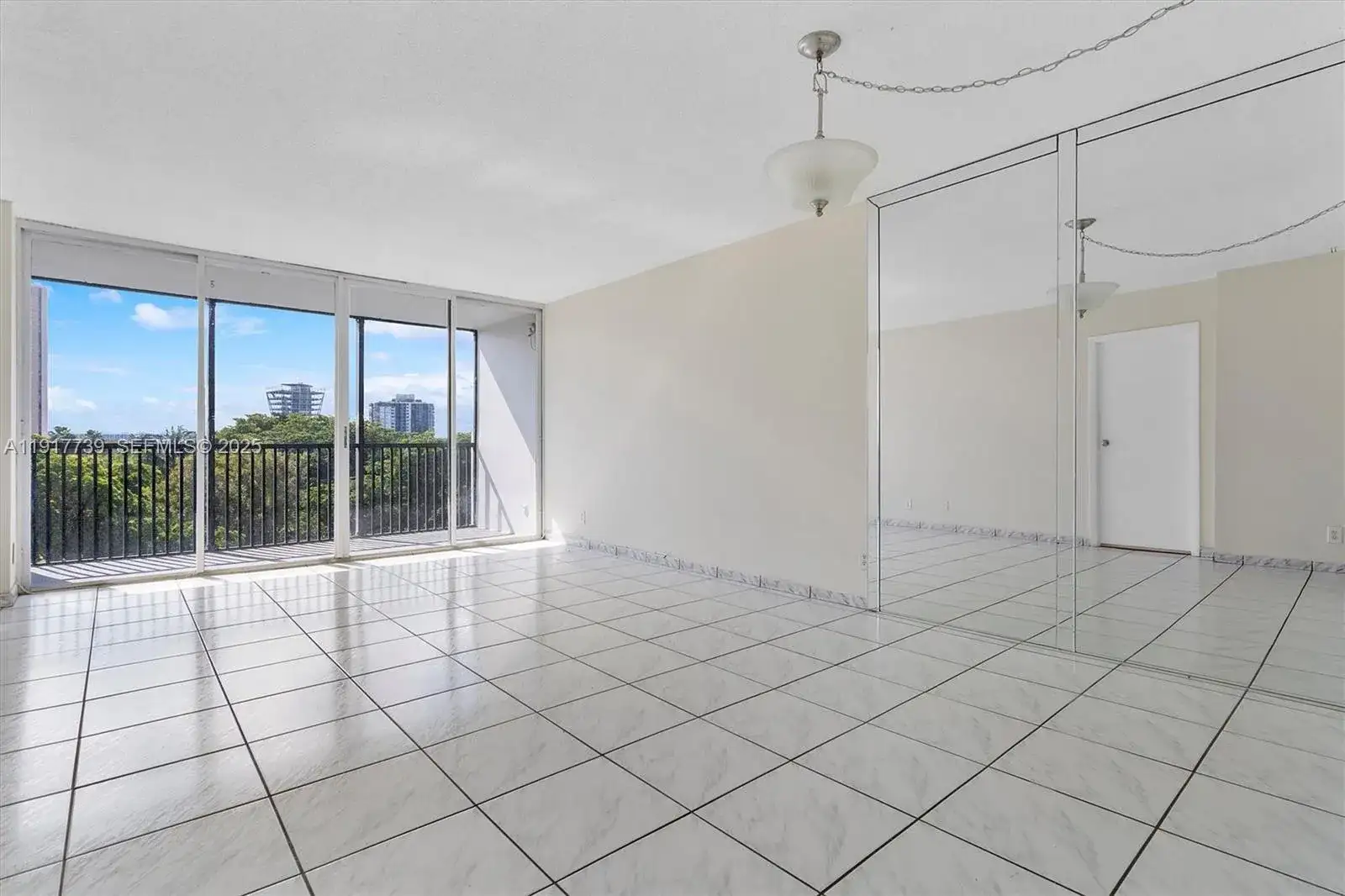 3101 N Country Club Dr # 504, Aventura FL 33180 photo 3