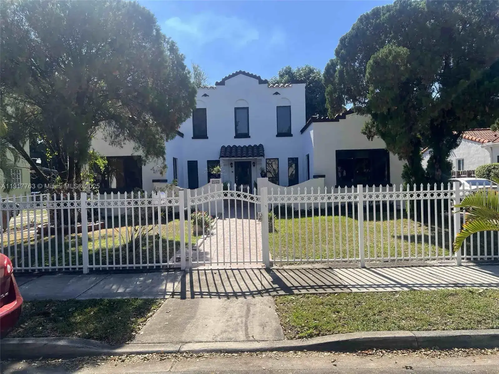 2152 SW 10, Miami FL 33135 photo 3