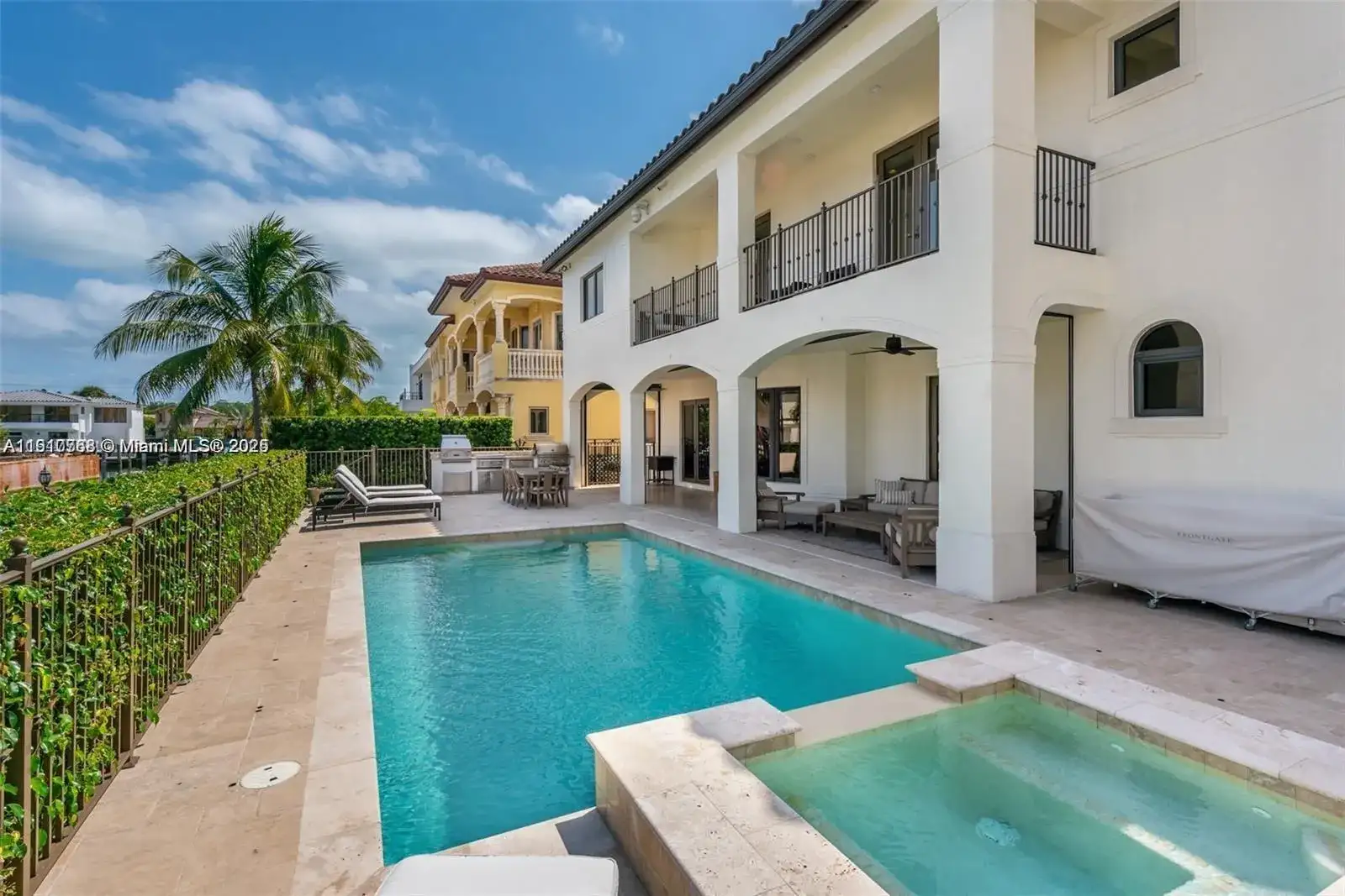 16433 NE 31st Ave, North Miami Beach FL 33160 photo 4