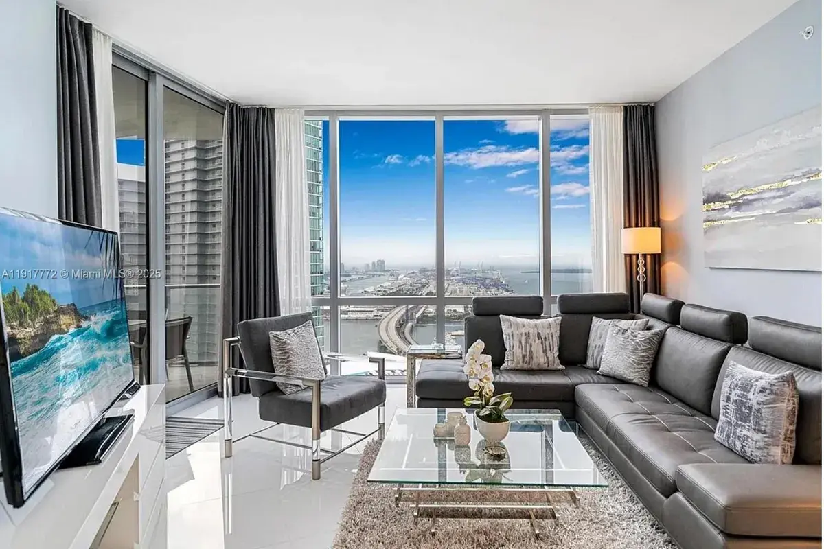 851 NE 1st Ave # 3909, Miami FL 33132
