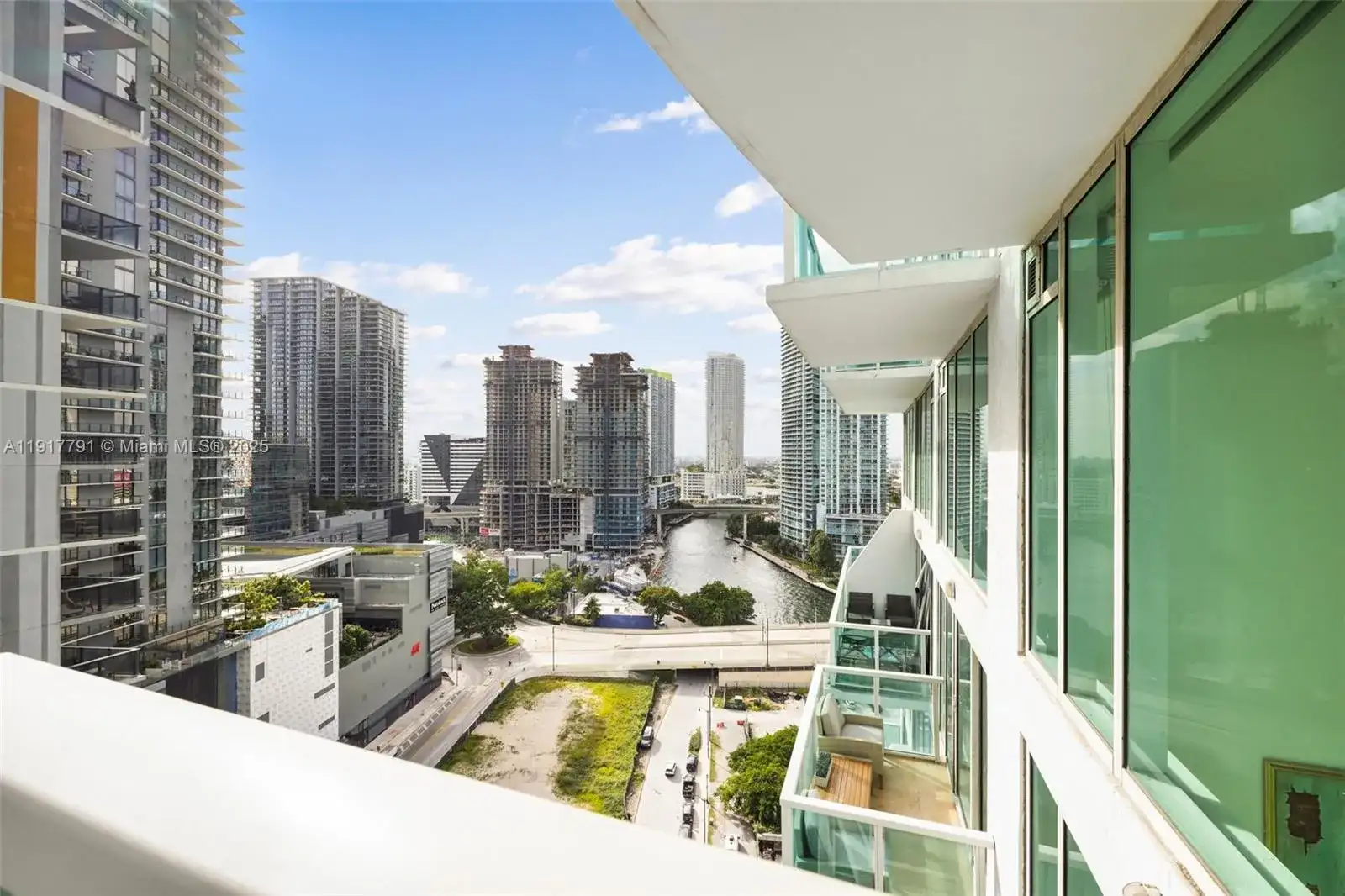 41 SE 5th St # 1210, Miami FL 33131 photo 2