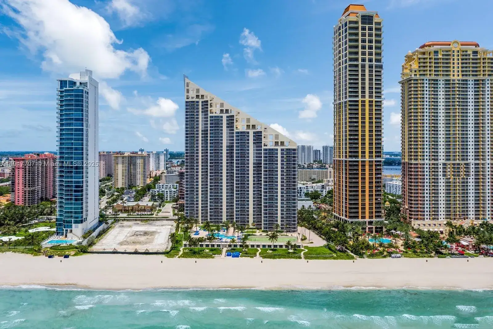 17555 Collins Ave # 707, Sunny Isles Beach FL 33160
