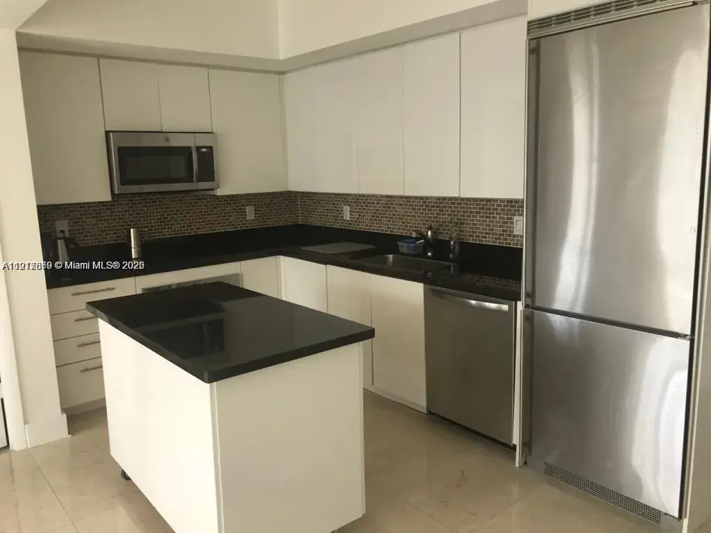 92 SW 3rd St # 1904, Miami FL 33130 photo 2