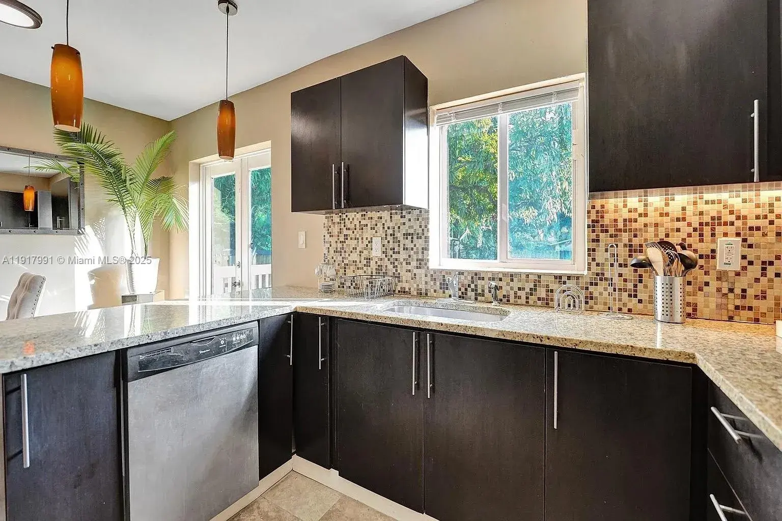 170 NW 46th St, Miami FL 33127